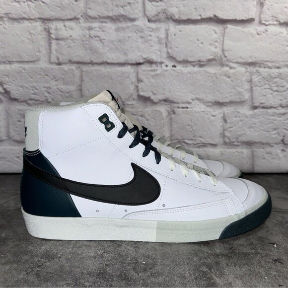 Nike | Shoes | Nike Mens Blazer Mid 77 Prm Remix Fb88890  display picture 1